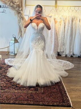 Allure Bridal BRAND NEW Size 4 Wedding Dress